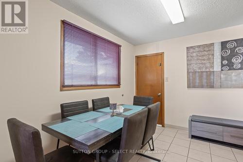 31 Meadowview Road, London South (South O), ON - Indoor Photo Showing Dining Room