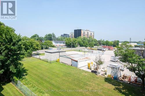 405 - 77 Baseline Road, London South (South E), ON - Outdoor