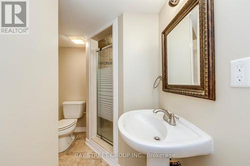 3581 Jorie Crescent, Mississauga, ON - Indoor Photo Showing Bathroom