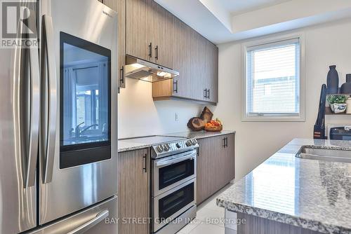 75 Windtree Way, Halton Hills, ON - Indoor Photo Showing Kitchen