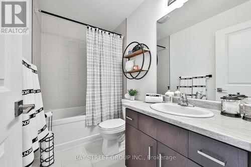 75 Windtree Way, Halton Hills, ON - Indoor Photo Showing Bathroom