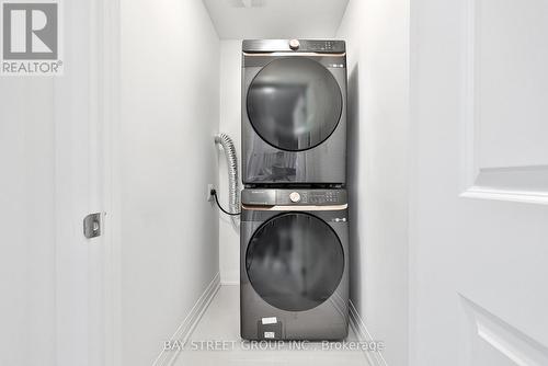 75 Windtree Way, Halton Hills, ON - Indoor Photo Showing Laundry Room