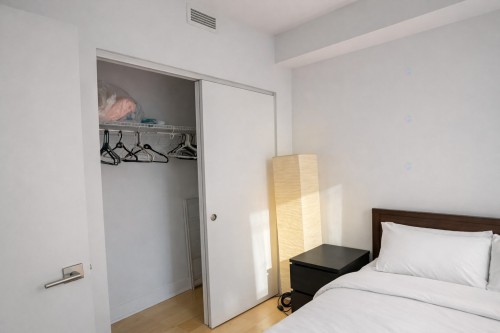 Chambre à coucher - 502-1181 Rue Bishop, Montréal (Ville-Marie), QC - Indoor Photo Showing Bedroom