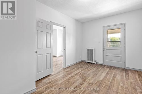 455-457 Somerset Street W, Ottawa, ON - Indoor Photo Showing Other Room