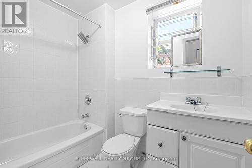 455-457 Somerset Street W, Ottawa, ON - Indoor Photo Showing Bathroom