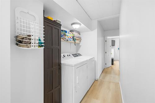 2310 Dewolfe Avenue, Kimberley, BC - Indoor Photo Showing Laundry Room