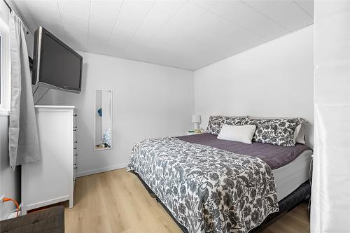 2310 Dewolfe Avenue, Kimberley, BC - Indoor Photo Showing Bedroom