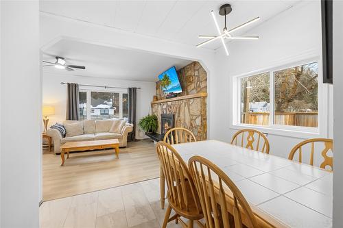 2310 Dewolfe Avenue, Kimberley, BC - Indoor Photo Showing Dining Room