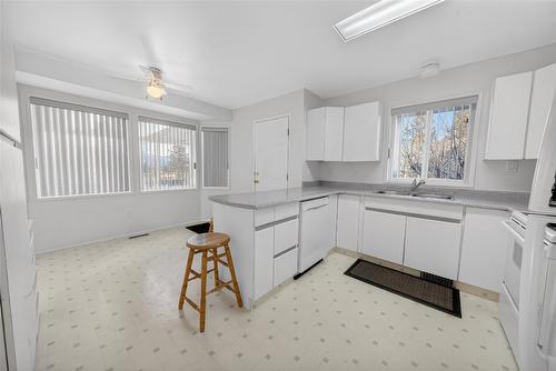 2628 3A Street, Cranbrook, BC - Indoor Photo Showing Kitchen With Double Sink