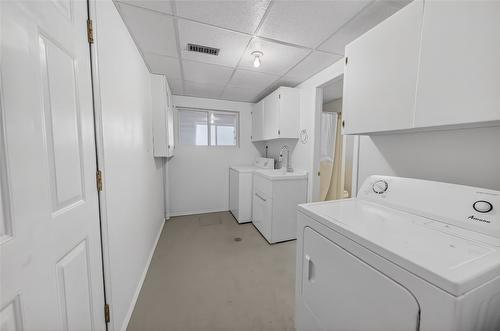 2628 3A Street, Cranbrook, BC - Indoor Photo Showing Laundry Room