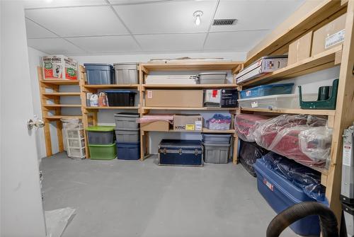 2628 3A Street, Cranbrook, BC - Indoor Photo Showing Garage