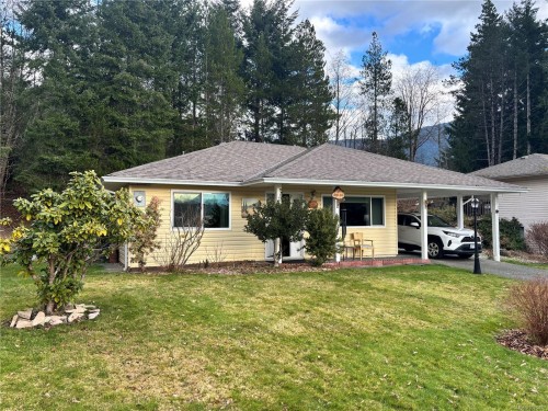 419 Donner Dr, Gold River, BC 
