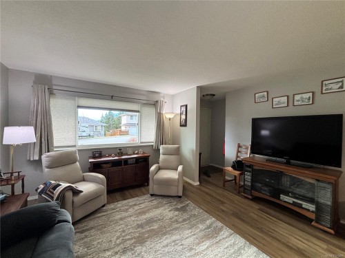 419 Donner Dr, Gold River, BC 
