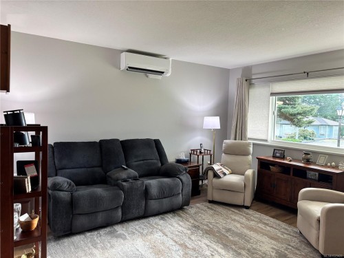 419 Donner Dr, Gold River, BC 