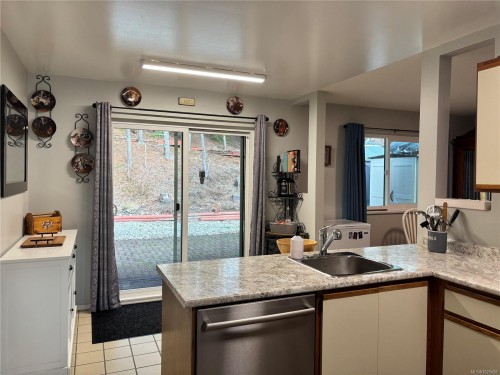 419 Donner Dr, Gold River, BC 