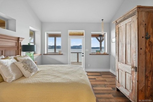 420 1St St, Sointula, BC 