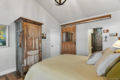 420 1St St, Sointula, BC 