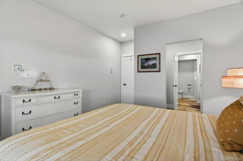 420 1St St, Sointula, BC 