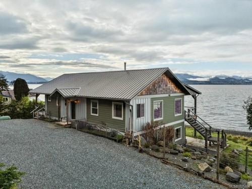 420 1St St, Sointula, BC 