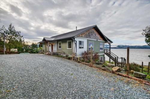 420 1St St, Sointula, BC 