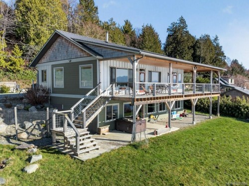 420 1St St, Sointula, BC 