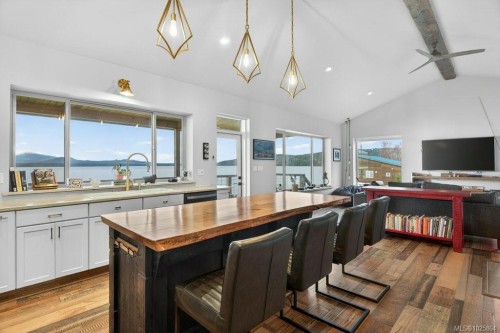 420 1St St, Sointula, BC 