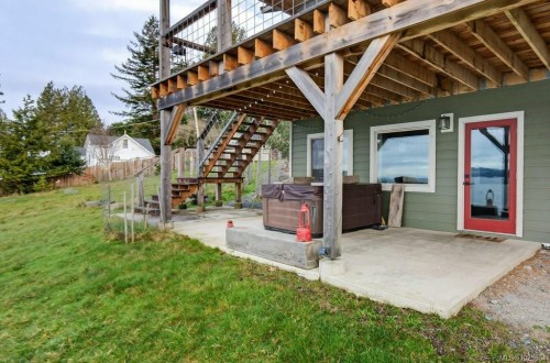 420 1St St, Sointula, BC 