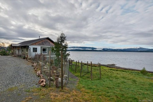420 1St St, Sointula, BC 