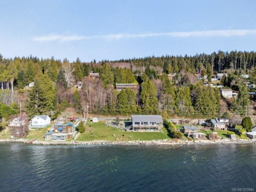 420 1St St, Sointula, BC 