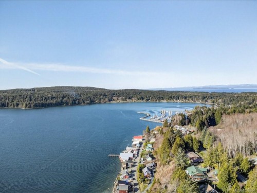 420 1St St, Sointula, BC 