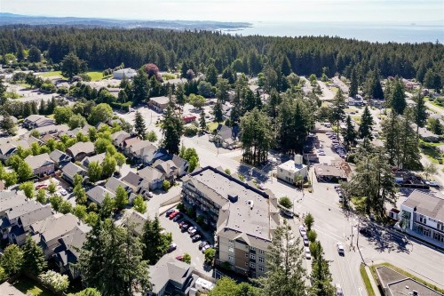 305-2220 Sooke Rd  Colwood, BC V9B 1W7