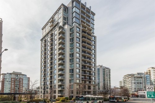 110-751 Fairfield Rd  Victoria, BC V8W 3Z5