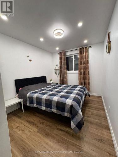 30 Obermeyer Drive, Kitchener, ON - Indoor Photo Showing Bedroom