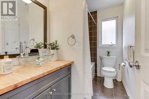 917 Mctrach Crescent, Milton, ON - Indoor Photo Showing Bathroom