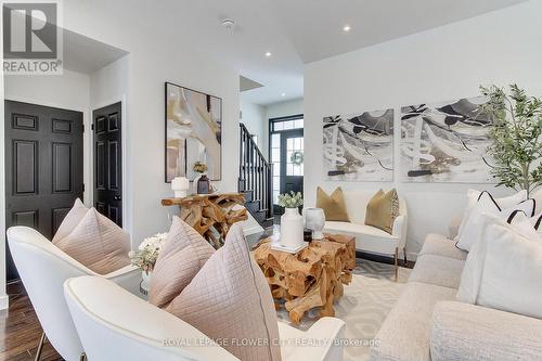 917 Mctrach Crescent, Milton, ON - Indoor Photo Showing Living Room