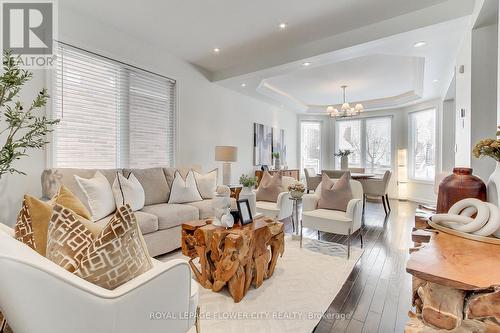 917 Mctrach Crescent, Milton, ON - Indoor Photo Showing Living Room
