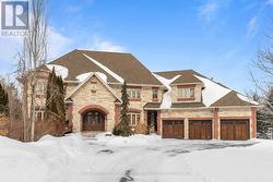 206 CHURCHILL AVENUE  King, ON L7B 0G9