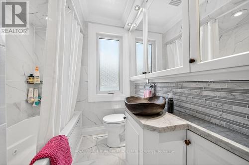 272 Goodram Drive, Burlington, ON - Indoor Photo Showing Bathroom
