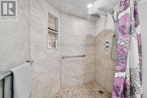 272 Goodram Drive, Burlington, ON - Indoor Photo Showing Bathroom
