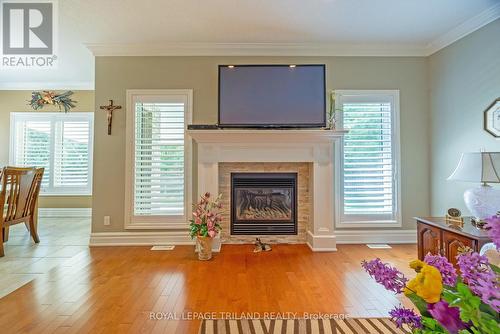 2285 Lilac Avenue, London South (South K), ON - Indoor Photo Showing Living Room With Fireplace