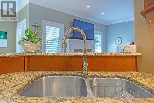 2285 Lilac Avenue, London South (South K), ON - Indoor Photo Showing Kitchen With Double Sink