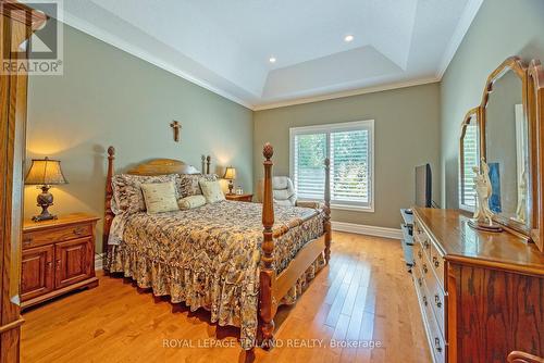 2285 Lilac Avenue, London South (South K), ON - Indoor Photo Showing Bedroom