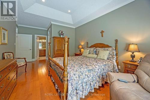 2285 Lilac Avenue, London South (South K), ON - Indoor Photo Showing Bedroom