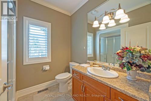 2285 Lilac Avenue, London South (South K), ON - Indoor Photo Showing Bathroom