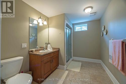 2285 Lilac Avenue, London South (South K), ON - Indoor Photo Showing Bathroom