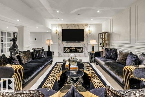 211 Windermere Dr Nw, Edmonton, AB - Indoor Photo Showing Living Room