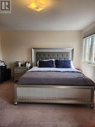 Upper - 680 Courtney Valley Road, Mississauga, ON - Indoor Photo Showing Bedroom