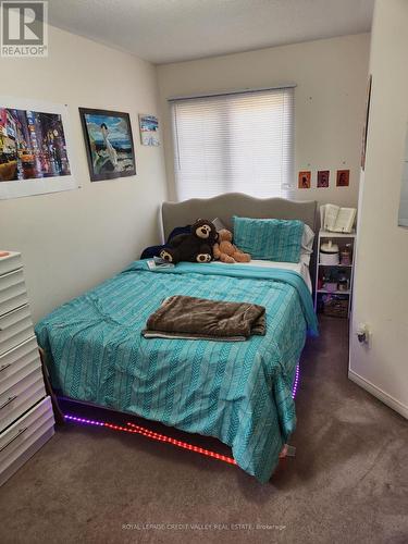 Upper - 680 Courtney Valley Road, Mississauga, ON - Indoor Photo Showing Bedroom
