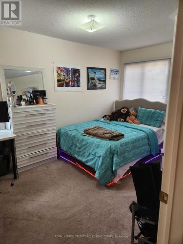 Upper - 680 Courtney Valley Road, Mississauga, ON - Indoor Photo Showing Bedroom