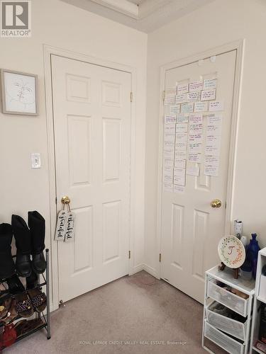 Upper - 680 Courtney Valley Road, Mississauga, ON - Indoor Photo Showing Other Room